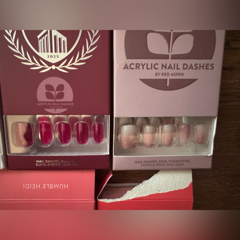 Red Aspen Acrylic press on Nails includes 5 boxes - Picture 3 of 8
